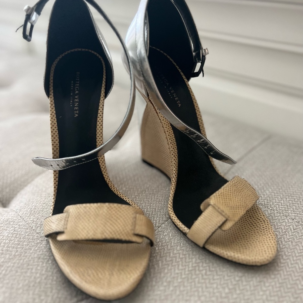 🛍 Bottega Veneta Karung and Metalic Silver Sandal - Picture 10 of 10